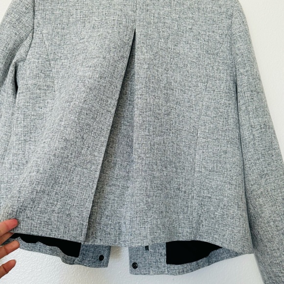 Halogen Bond Crosshatch Pleated Gray Swing Jacket Blazer Size Medium - Picture 9 of 10